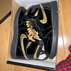 Black Metallic Gold Jordan 1 High